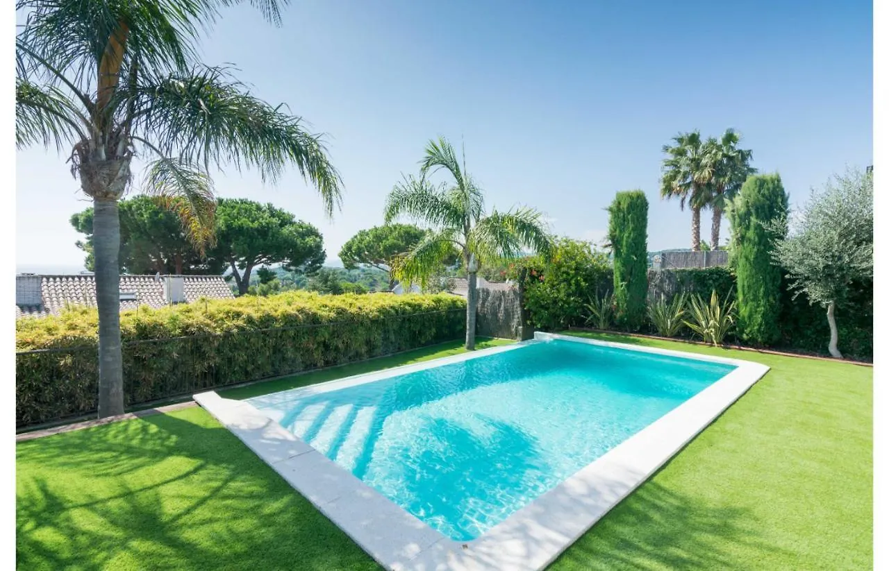 וילה קאלדס ד'אסטרק Homeholidaysrentals Adonis ספרד